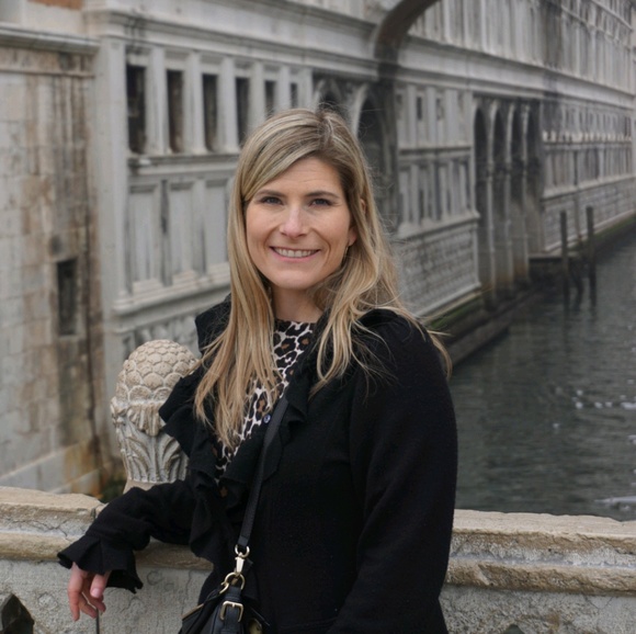 Meet your Posher, Roxanne - Picture 1 of 1